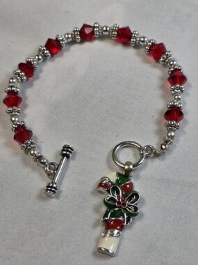 Christmas Holiday Beaded Bracelet Candy Cane Charm Red Silver